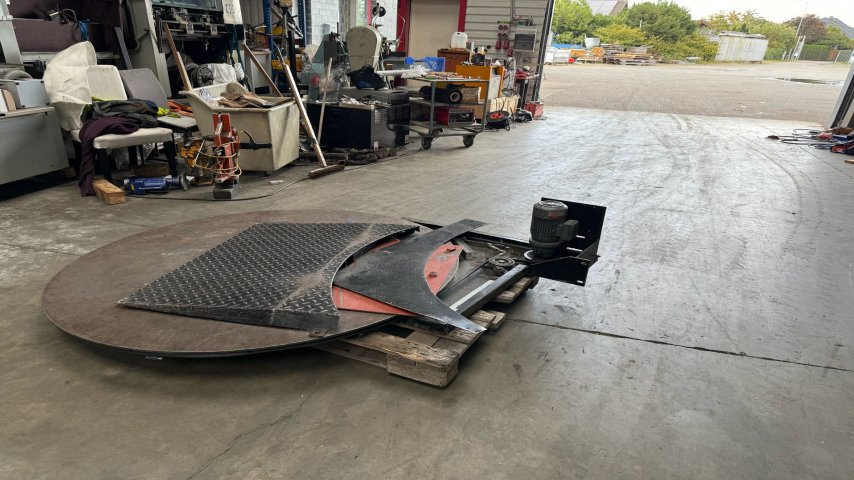 Matco B.V. - A 500 Pallet Stretchwrapping system